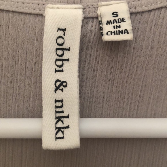 Asymmetrical summer top with bow detail. - Picture 4 of 4